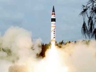 الهند تختبر صاروخا يصل مداه إلى الصين وأوروبا 