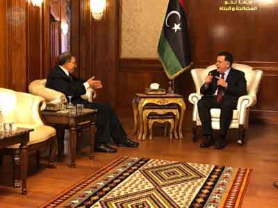 السراج يلتقي مبعوث الأمين العام للجامعة العربية إلى ليبيا 