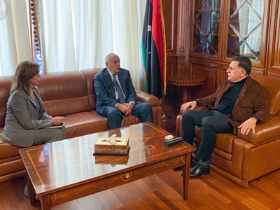 رئيس المجلس الرئاسي يجتمع مع الموفد الأممي إلى ليبيا ونائبته  