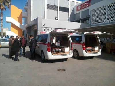 الصحة العالمية تمنح المستشفى الجامعي طرابلس سيارتان إسعاف وعناية فائقة