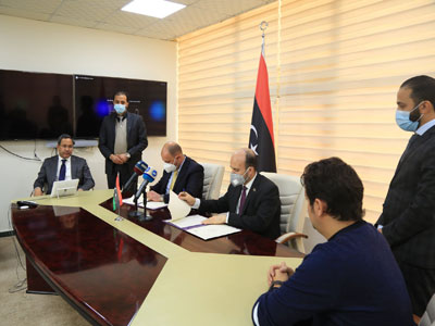 توقيع اتفاقية تعاون بين وزارة التعليم و شركة ليبيانا للهاتف المحمول