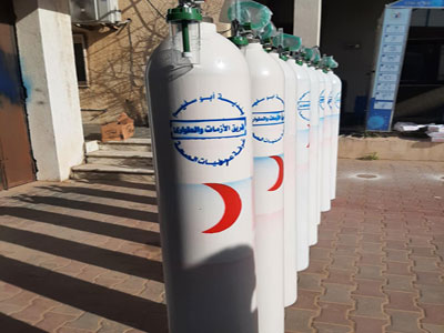 فريق الطوارئ ببلدية أبوسليم يوفر أسطوانات أكسجين لمصابي فيروس كورونا