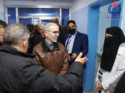 رئيس مجلس إدارة المؤسسة الوطنية للنفط يزور مستشفى بن جواد العام  