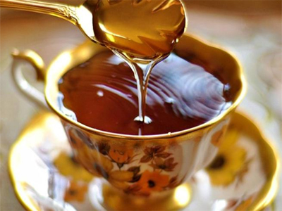 الشاي بالعسل أفضل مشروب للوقاية من مشاكل العيون 