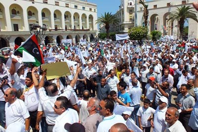 المتظاهرين بميدان الجزائر 