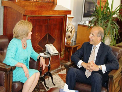 محافظ ليبيا المركزي يلتقي السفيرة الأمريكية 