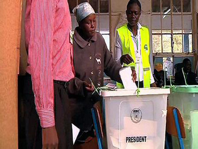 الناخبون في مالي