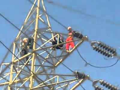 الشركة العامة للكهرباء تواصل صيانة محطات توليد الطاقة التي تعرضت للأضرار 