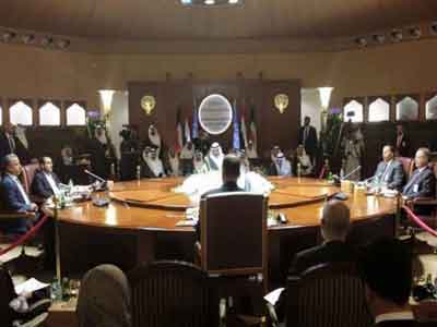 الحكومة الكويتية تمهل الأطراف اليمنية 15 يوما لحسم مشاورات السلام