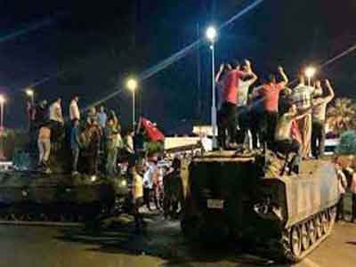أكثر من 8600 عسكري شاركوا في محاولة الانقلاب الفاشلة في تركيا 