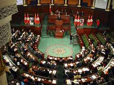 البرلمان التونسي يسحب ثقته من حكومة الحبيب الصيد 