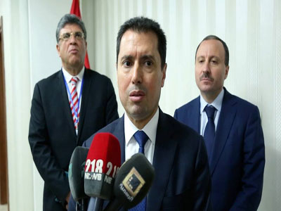 وزير الصناعة في تونس يعلن استئناف الخطوط التونسية بين ليبيا وتونس نهاية الشهر الجاري
