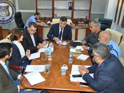 وزير الداخلية يجتمع بالسفير البريطاني لدى ليبيا 