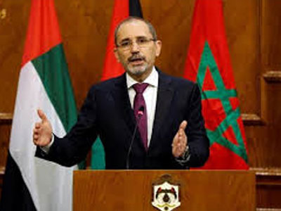 وزير خارجية الأردن يحذر من مخاطر أقلمة الأزمة الليبية ويدعو الى حوار يحفظ وحدة ليبيا وسيادتها  