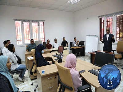 تواصل الدورة التدريبية التي تقيمها وكالة الانباء الليبية لعدد من المتدربين 