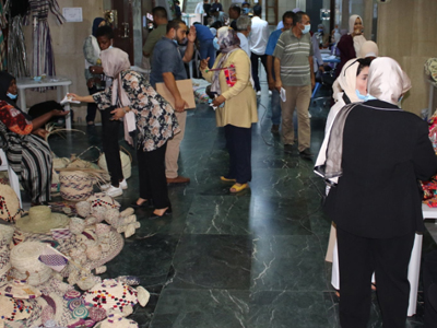 وزارة السياحة تستضيف معرض الصناعات التقليدية و النساء الحرفيات 