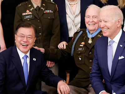كوريا الجنوبية وأمريكا تؤكدان أهمية إعادة بيونج يانج إلى طاولة الحوار 