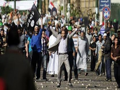 صدامات بين معارضين وأنصار مرسي