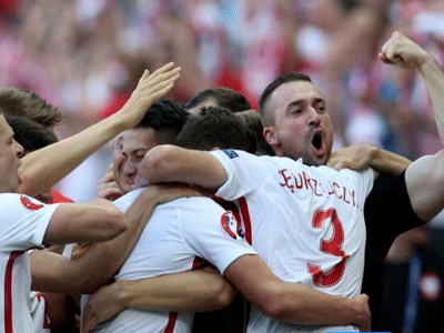 بولندا تدخل تاريخ بطولة أوروبا 