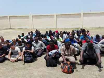 الأمن المركزي فرع جنوب طرابلس يضبط 74 مهاجرا غير شرعي بمنطقة عين زارة  