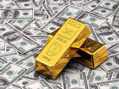 انخفاض الذهب مع ارتفاع الدولار والتوترات التجارية تحد من الانخفاض