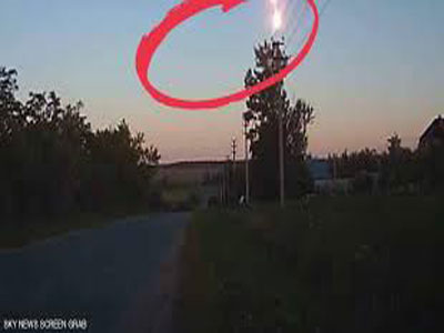 انفجار مذهل لنيزك في سماء روسيا