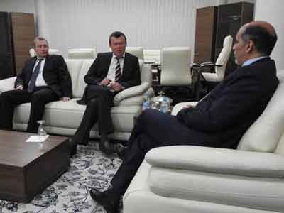 كاجمان يبحث مع السفير الأوكراني لدى ليبيا سبل توطيد العلاقات بين البلدين 