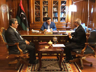 رئيس المجلس الرئاسي يجتمع بوزير الحكم المحلي وعميد بلدية طرابلس 