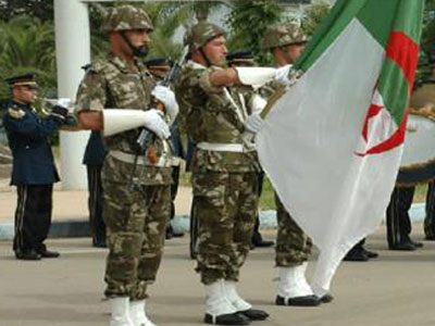 مقترح إرسال وحدات الجيش الجزائري خارج حدود الجزائر يواجه إنقساما بين الجزائريون  