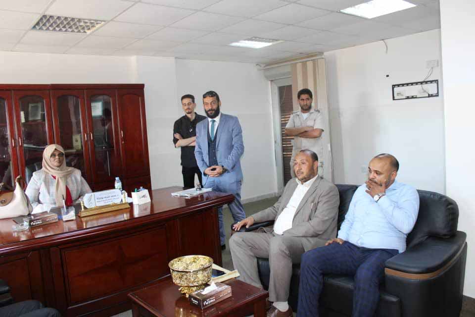 وزيرة الثقافة تتفقد سير العمل بمكتب الثقافة بمدينة بنغازي