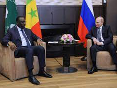 بوتن ) خلال لقائه رئيس الاتحاد الافريقي : دور إفريقيا الدولي آخذ في الازدياد ، وسنعمل على تطوير العلاقات معها  