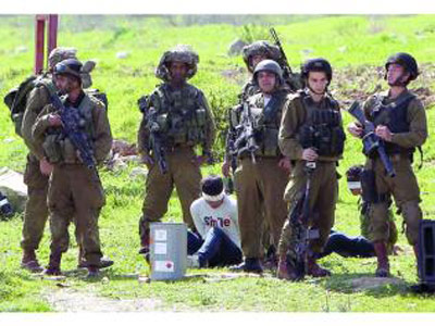 قوات الاحتلال تعتقل تسعة فلسطينيين