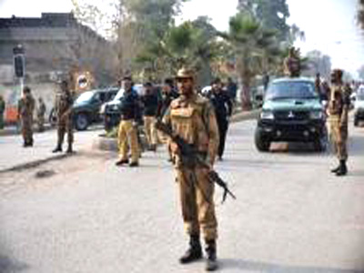 سبعة قتلى في هجوم انتحاري لمسلحين في كشمير الهندية 