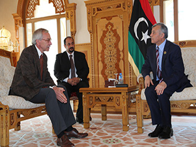 رئيس المؤتمر الوطني العام رفقة سفير جمهورية ألمانيا لدى ليبيا  