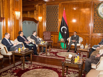 رئيس الحكومة يجتمع مع رئيس بعثة الأمم المتحدة للدعم في ليبيا طارق متري 