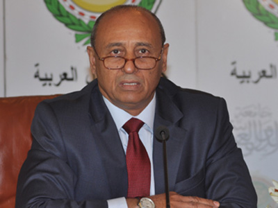 وزير الخارجية والتعاون الدولي بالحكومة المؤقتة محمد عبد العزيز 