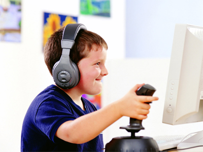 الأطفال والمراهقين الذين يلعبون باستمرار ألعاب الفيديو يظهرون عدائية أكبر في أفكارهم وسلوكهم