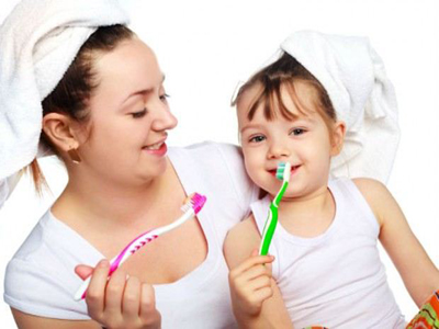  تنظيف ألاسنان عند الاطفال