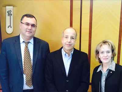 محافظ مصرف ليبيا المركزي يجتمع مع المدير التنفيذي للمكتب الكندي للتعليم العالي  