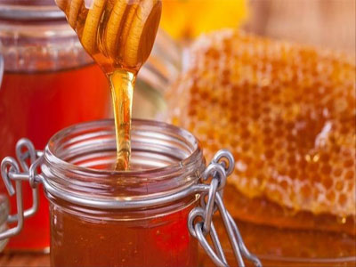 الغرام الواحد من العسل يحتوي على ثلاثة سعرات حرارية 