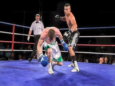 الملاكم الليبي عبد المالك الزناد يفوز بالقاضية على الملاكم البوسني 