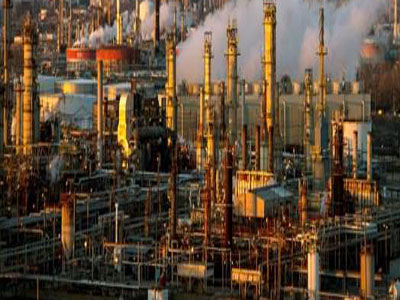 أسعار النفط ترتفع بفعل التوتر في الشرق الأوسط وتراجع إنتاج فنزويلا
