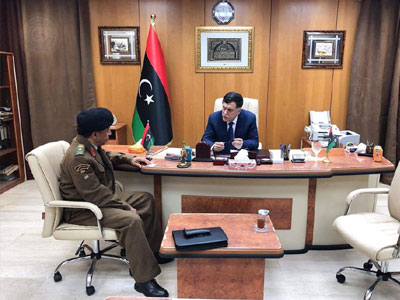 رئيس المجلس الرئاسي القائد الأعلى للجيش الليبي يجتمع مع رئيس الأركان العامة  