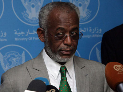 السودان يأمر بالقبض على وزير الخارجية السابق علي كرتي 