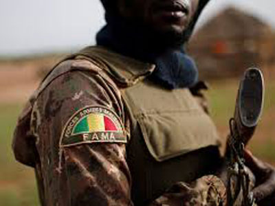 مقتل جندي مالي وإصابة اثنين آخرين في هجوم مسلح استهدف مركزًا أمنيًا وسط البلاد  