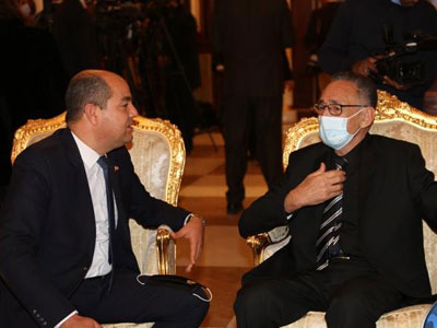 وزيرالاقتصاد والتجارة يجتمع مع المستشار التونسي المكلف بالملفات الاقتصادية 