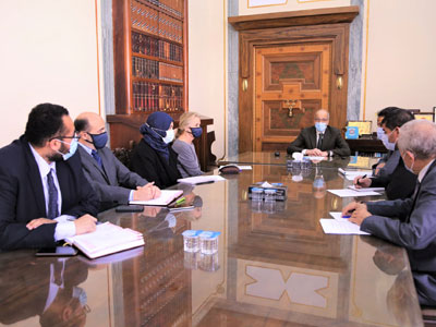 محافظ مصرف ليبيا المركزي يجتمع مع رئيس البعثة وممثلة منظمة الصحة العالمية في ليبيا 