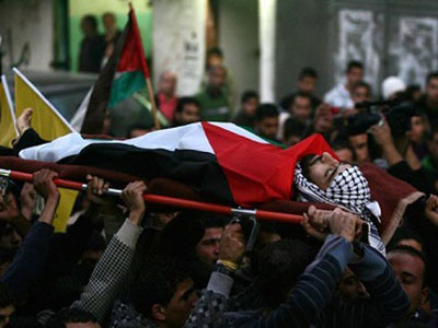استشهاد شاب فلسطيني برصاص قوات الاحتلال الصهيوني 