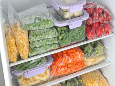 10 أطعمة صحية يجب تخزينها في الثلاجة 