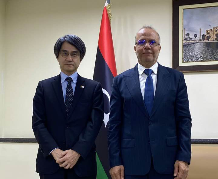 اللافي و السفير الياباني لدى ليبيا يناقشان سبل تعزيز العلاقات الثنائية بين البلدين الصديقين 